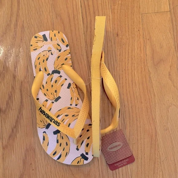 FARM RIO x HAVAIANAS Cheetah Banana Print Flip Flops - Women’s S/M & M/L - New - Picture 4 of 10